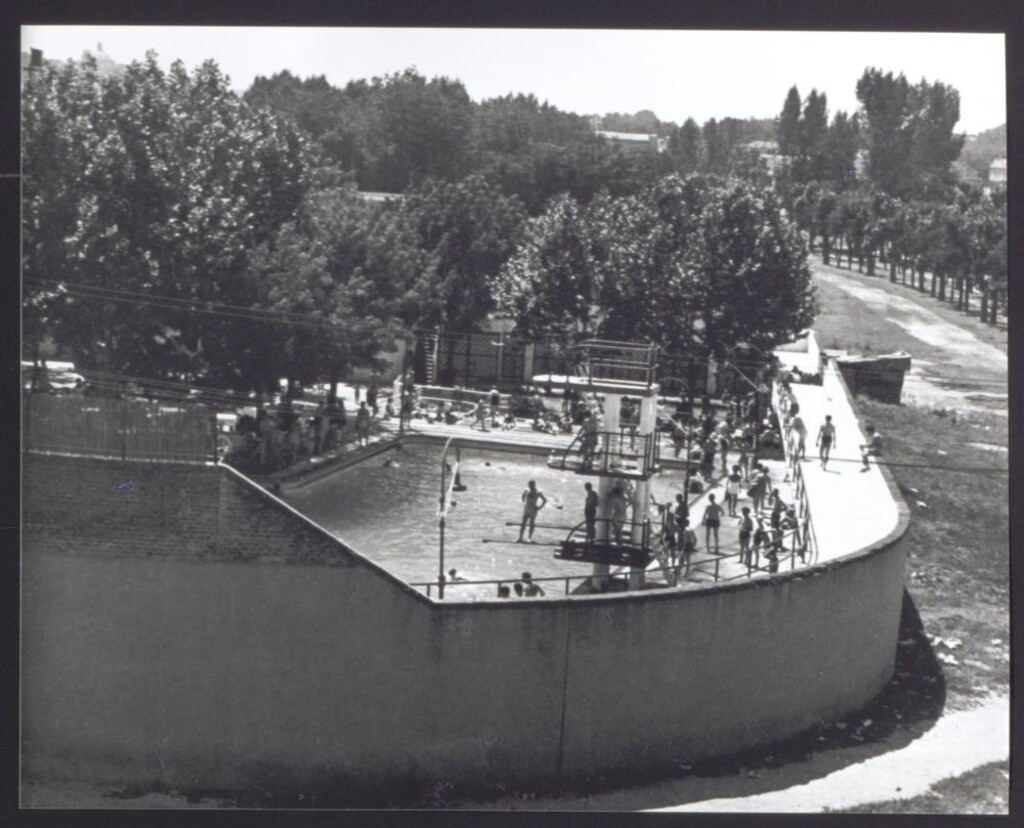 Miniatura de Piscina El Lago junto al Manzanares