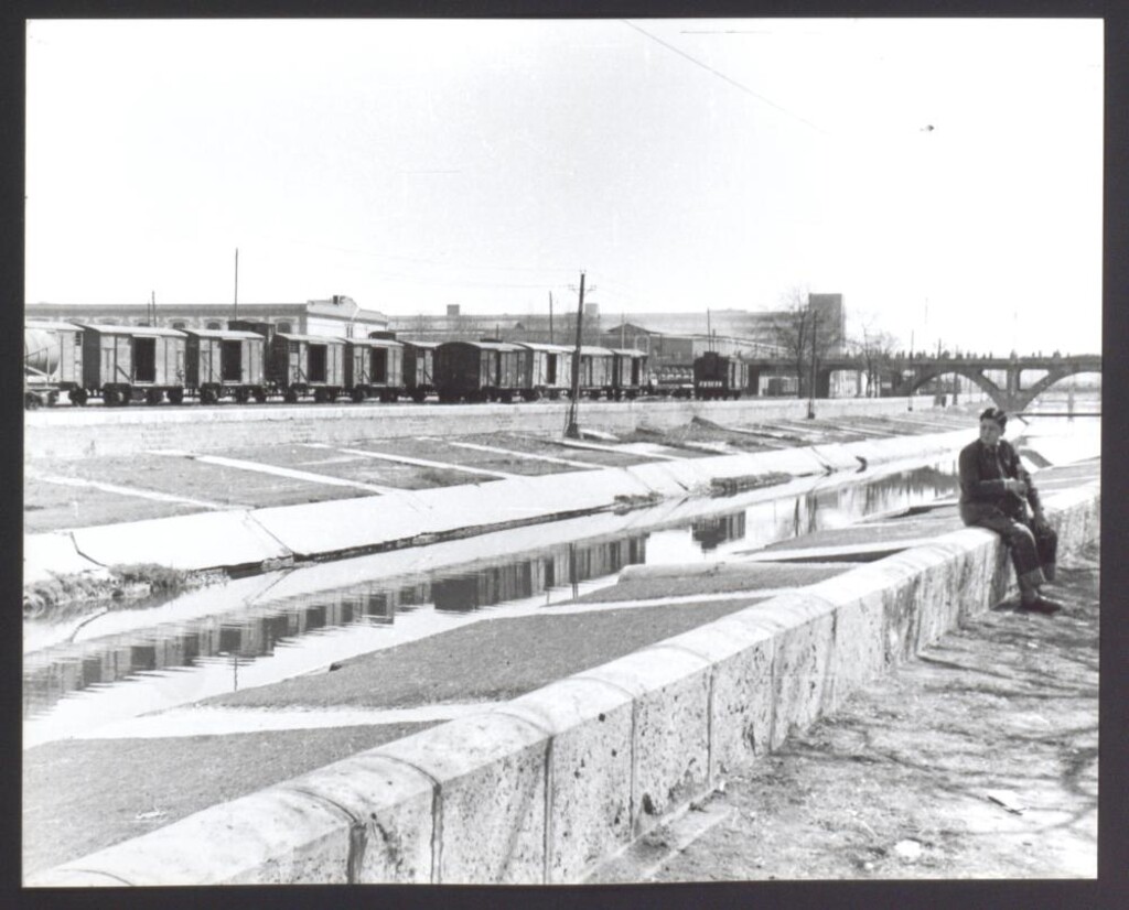Miniatura de El río Manzanares a su paso por el Matadero Municipal