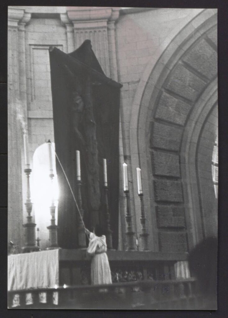 Miniatura de Imagen de Cristo en el interior de la basílica del Valle de los Caídos