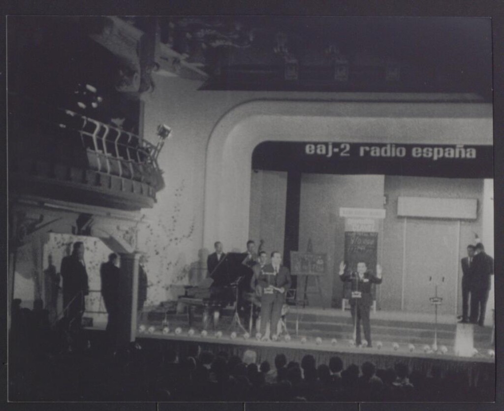 Miniatura de Programa de Radio España en el teatro