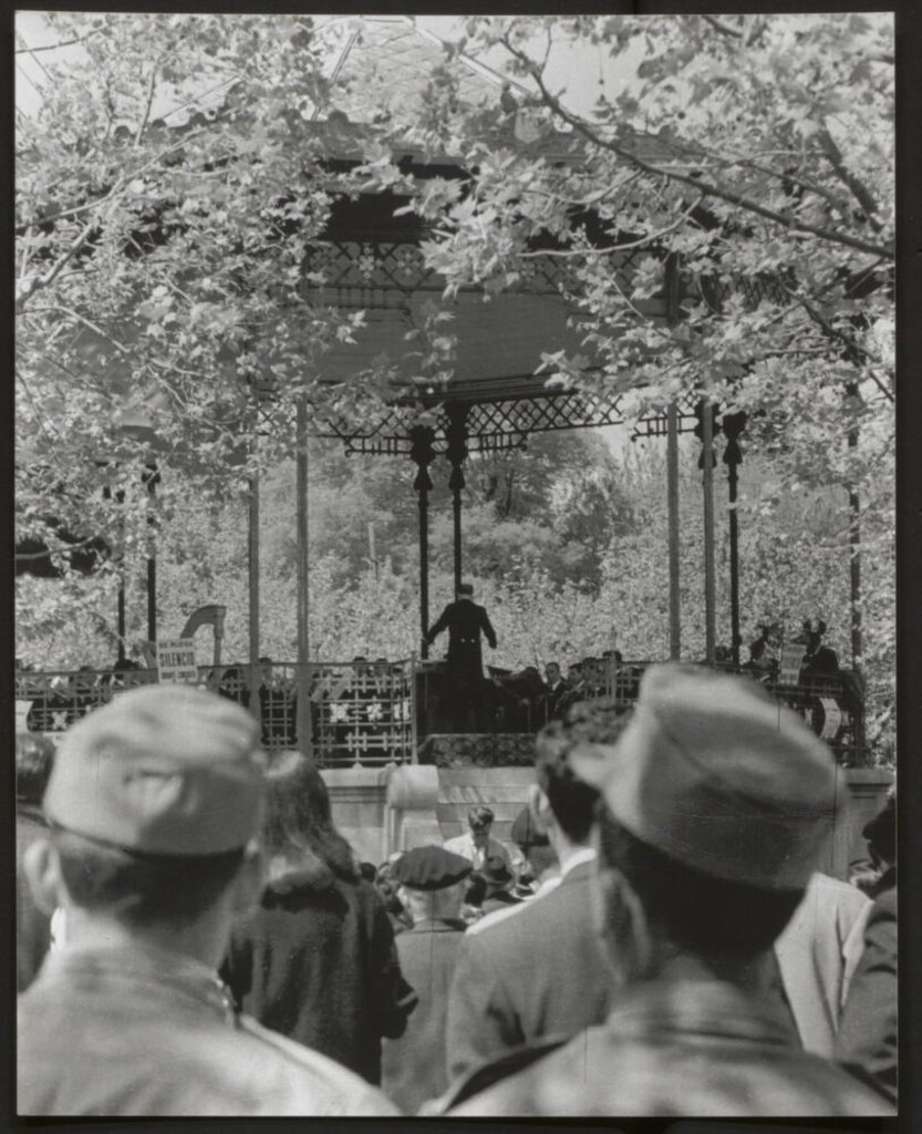 Miniatura de Concierto en el quiosco del Retiro
