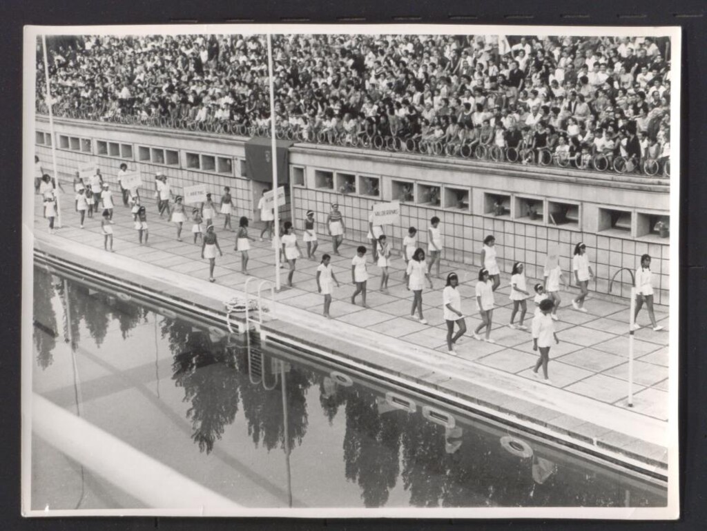 Miniatura de Desfile en una demostración deportiva en acto municipal