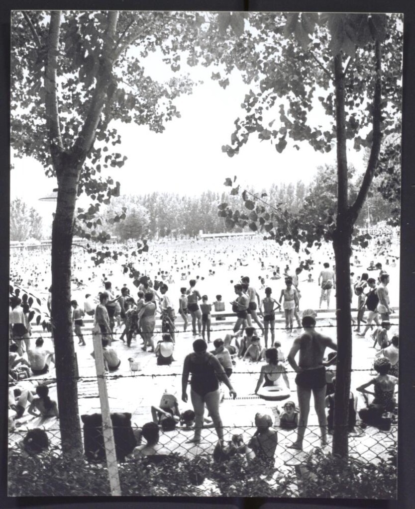 Miniatura de Bañistas en el Parque Sindical