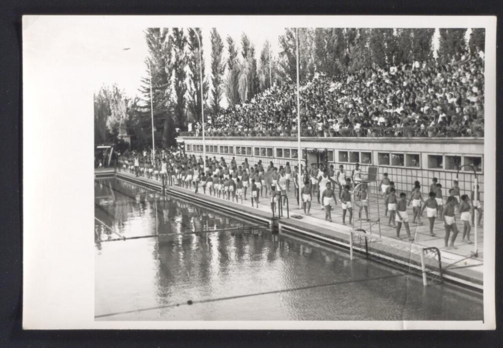 Miniatura de Desfile en una demostración deportiva municipal