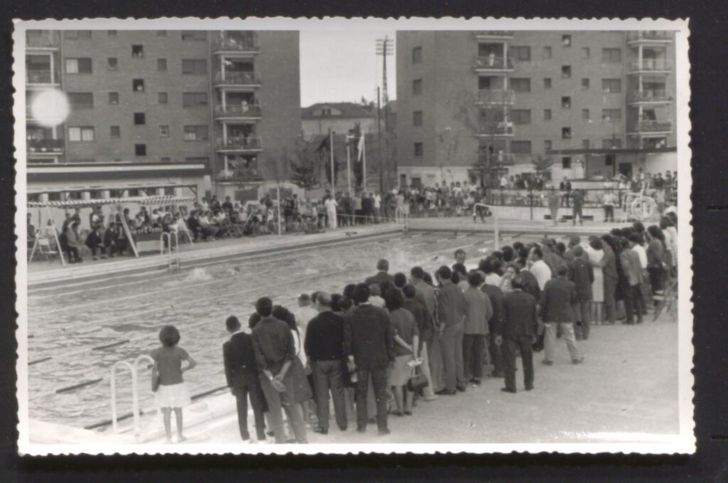 Miniatura de Competición de natación en un acto municipal