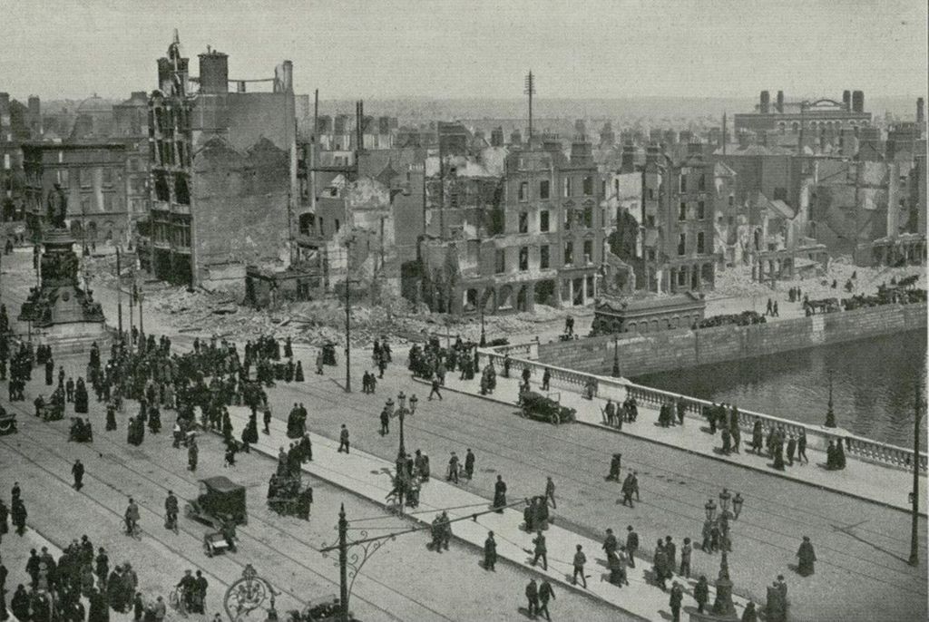 Miniatura de Céntrico barrio de Berlín, principal foco de la insurrección nacionalista, sofocada por las tropas británicas