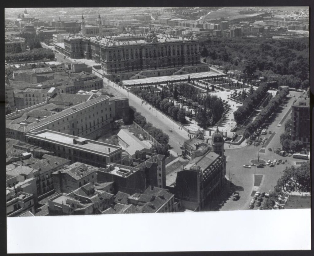 Miniatura de Panorámica del Palacio de Oriente