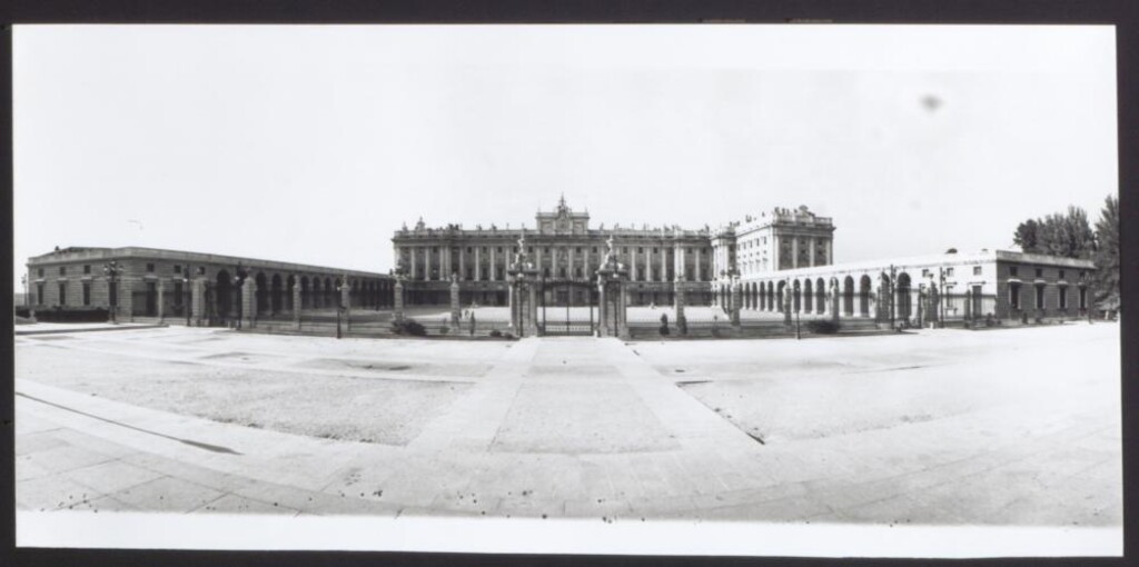 Miniatura de Palacio de Oriente desde la Plaza de la Armería