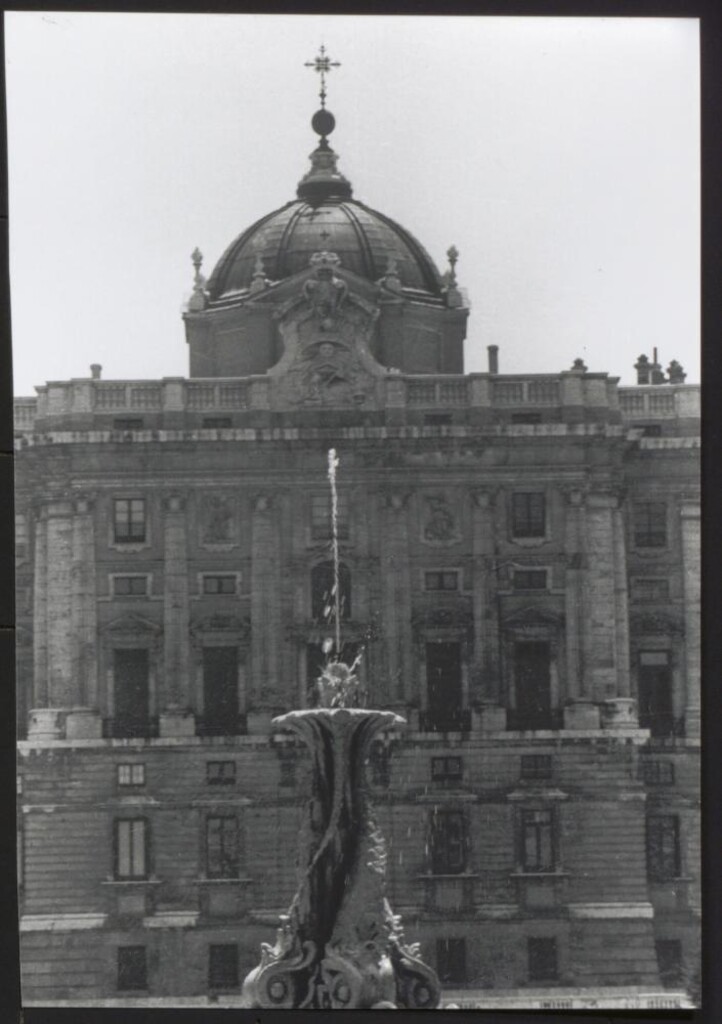 Miniatura de Palacio de Oriente desde los jardines de Sabatini