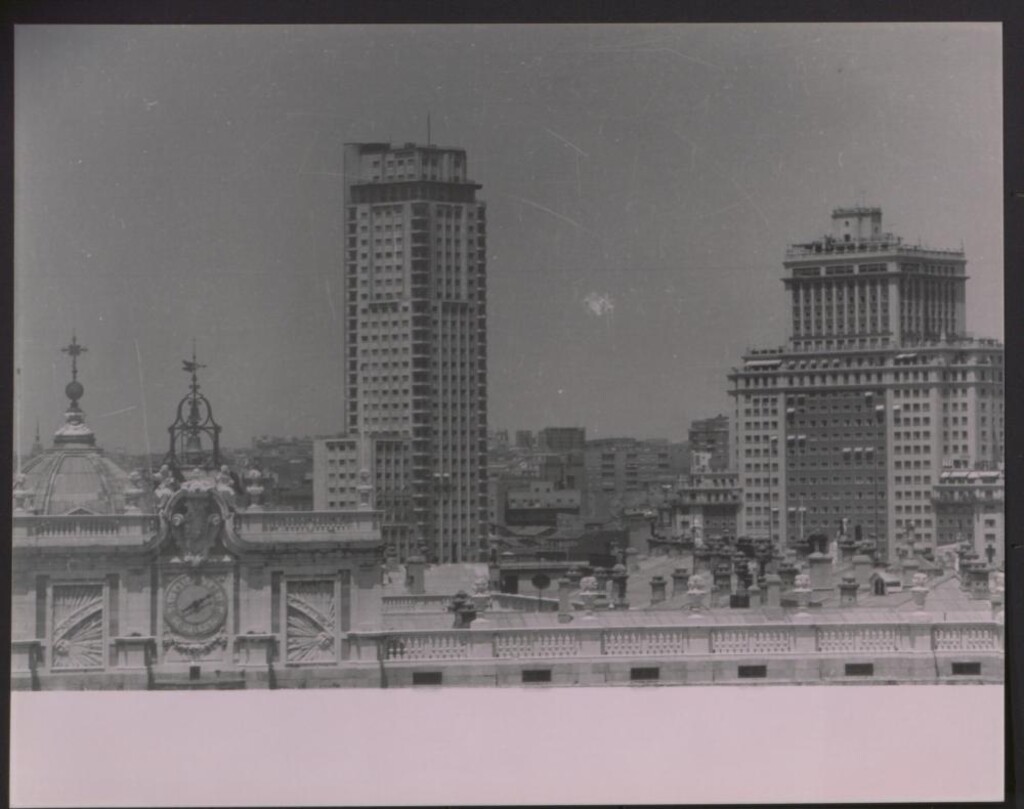 Miniatura de Edificios de Plaza de España y el Palacio Real