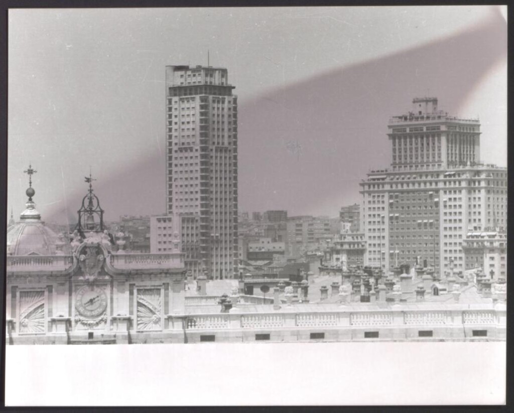 Miniatura de Edificios de Plaza de España y el Palacio Real