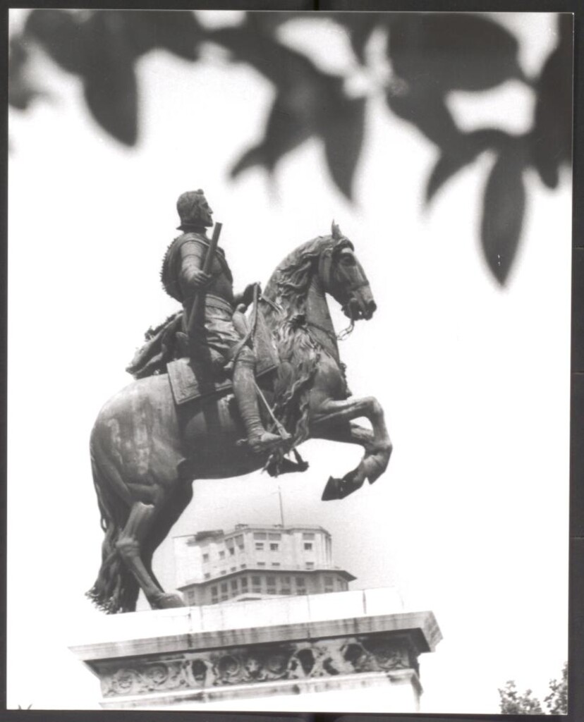 Miniatura de Estatua de Felipe IV en la Plaza de Oriente