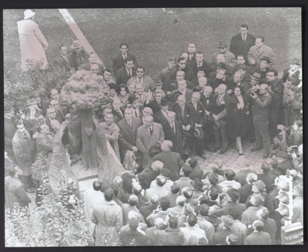 Miniatura de Inauguración del monumento del oso y el madroño