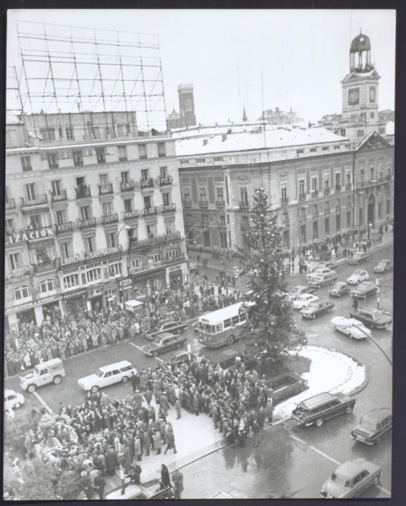 Miniatura de Inauguración del monumento del oso y el madroño