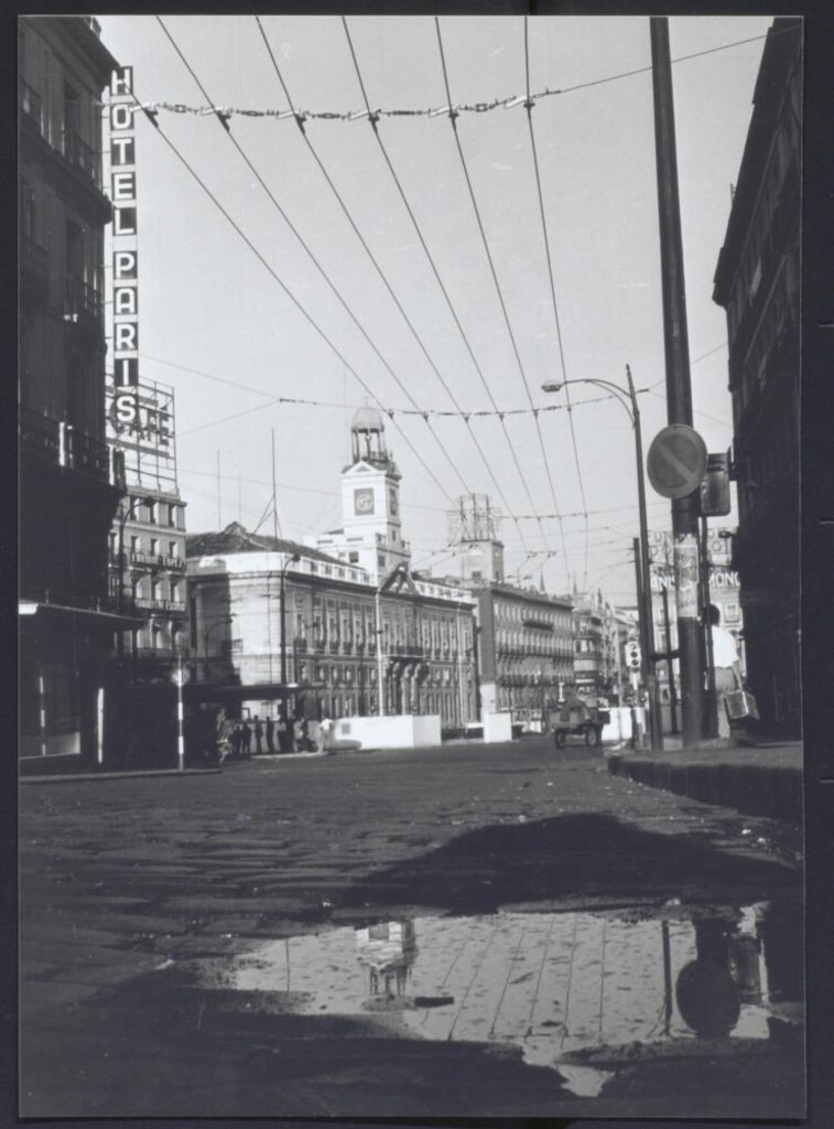 Miniatura de Vista de la Puerta del Sol desde la calle Alcalá