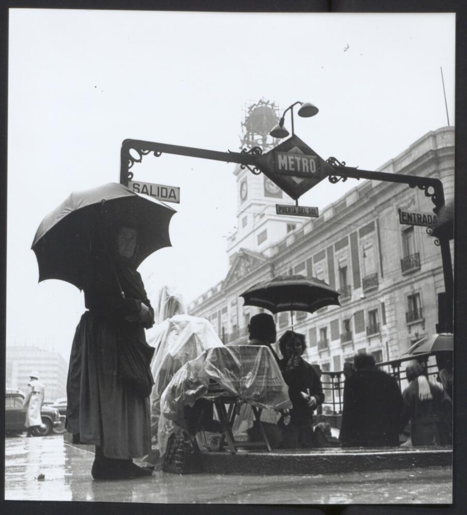 Miniatura de Contrastes en la Puerta del Sol