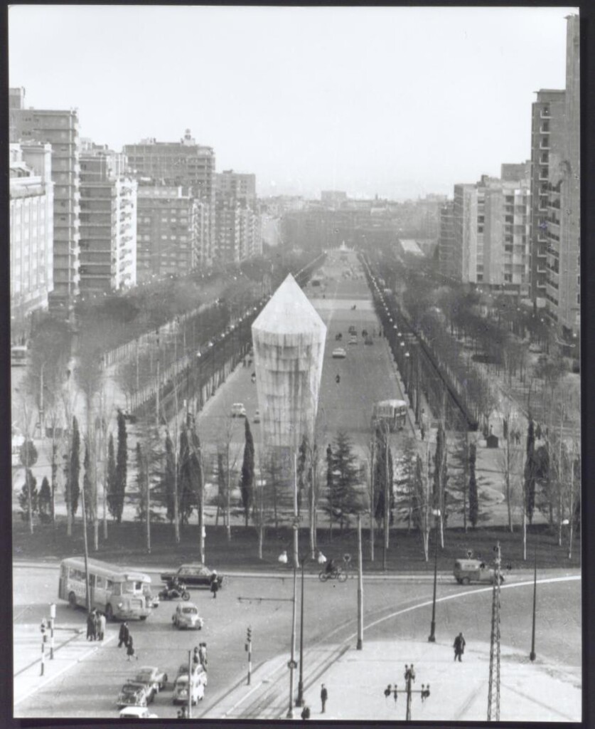 Miniatura de Paseo de la Castellana y monumento a Calvo Sotelo