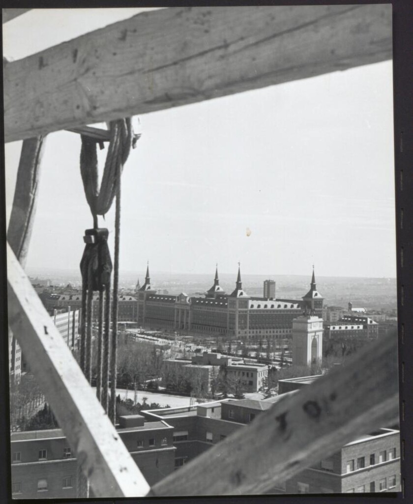 Miniatura de Vista desde el Hospital Clínico en construcción