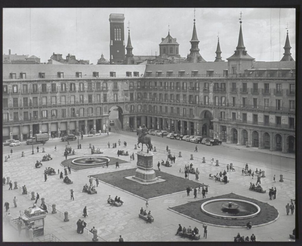 Miniatura de La Plaza Mayor con las nuevas cubiertas