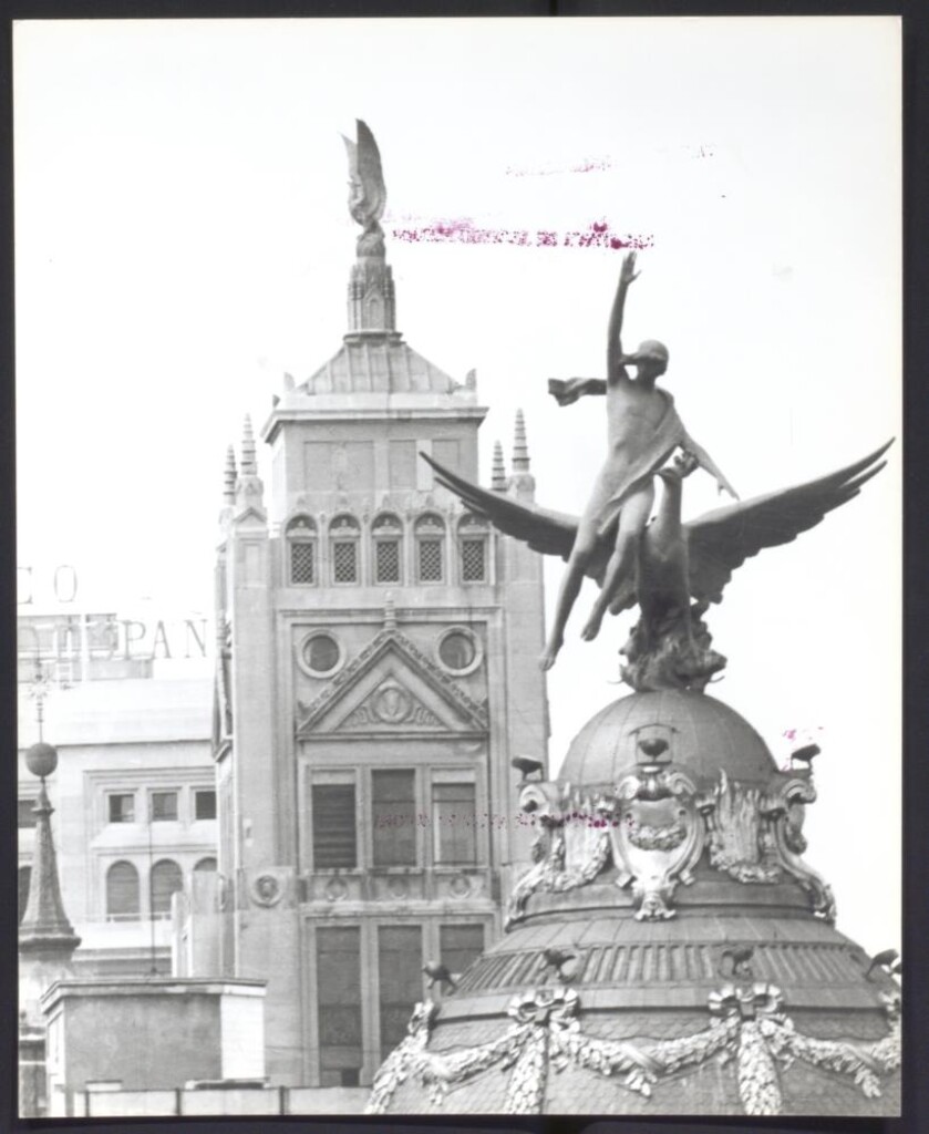Miniatura de Cúpula del edificio Metrópolis