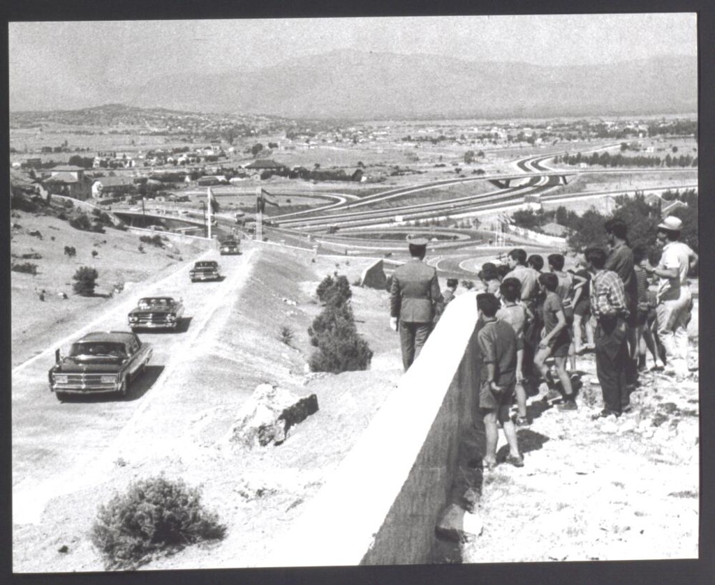 Miniatura de Inauguración por el General Franco de la Carretera de La Coruña