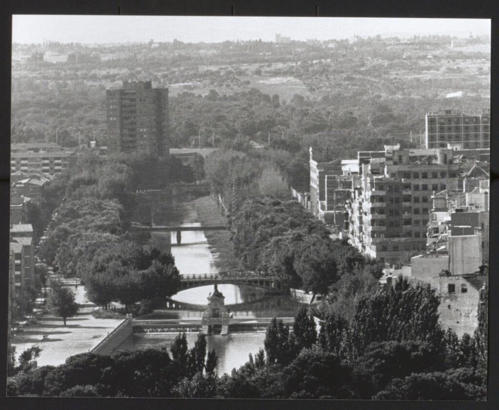 Miniatura de Vista del Manzanares a su paso por el Puente del Rey