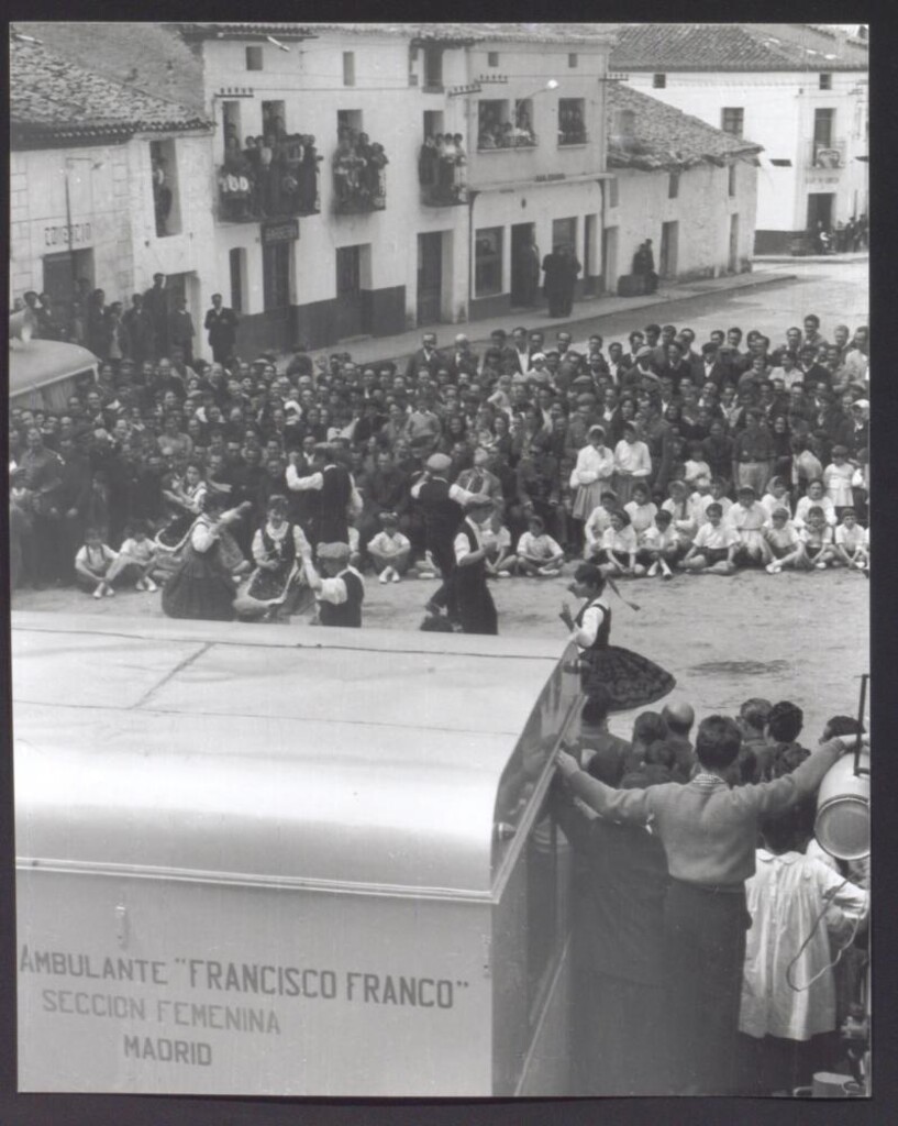 Miniatura de Una actuación de la Cátedra Ambulante «Francisco Franco»