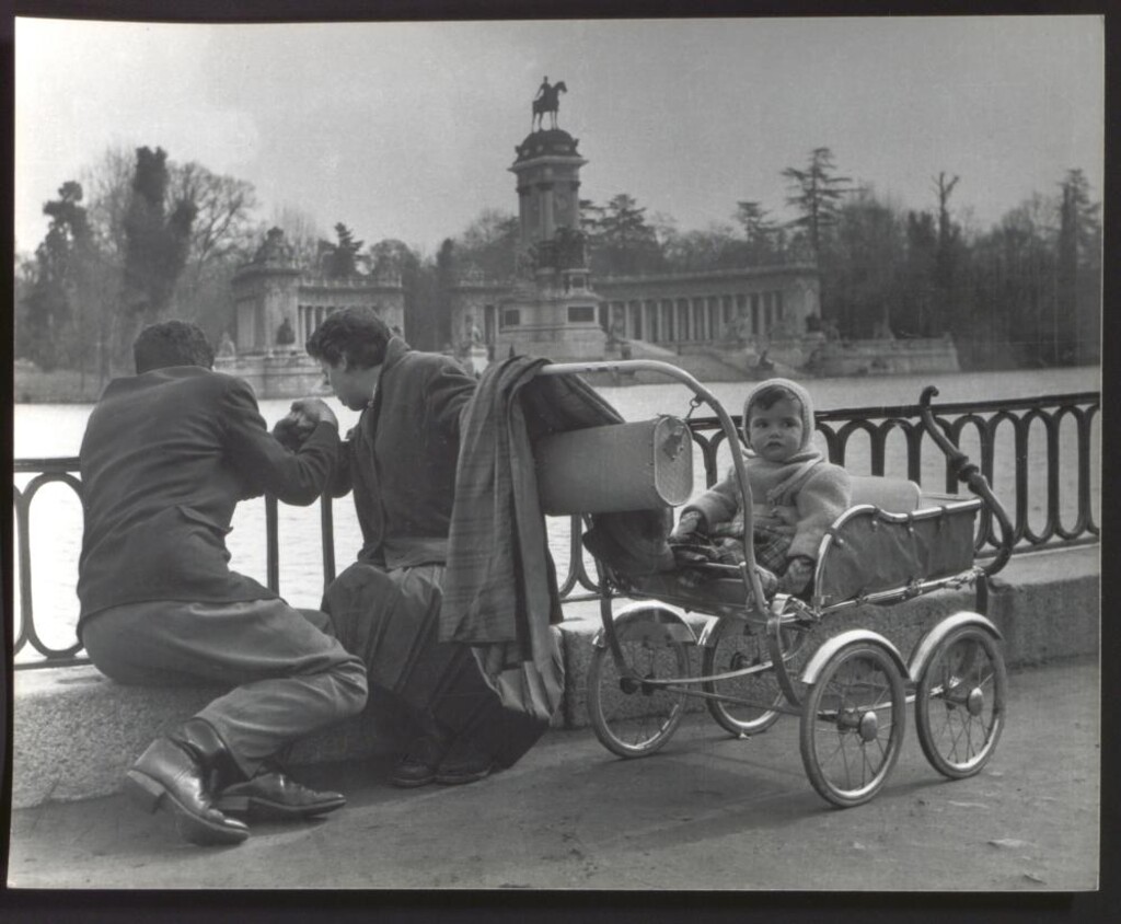 Miniatura de Enamorados en el Parque del Retiro